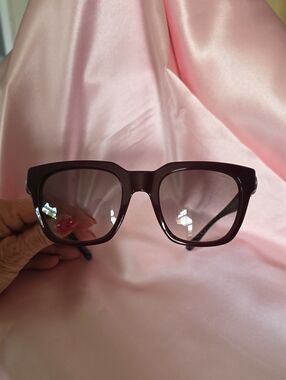 Coach  Oxblood ( 55203B)  HC8240 L1028 52-21 Sunglasses With Case